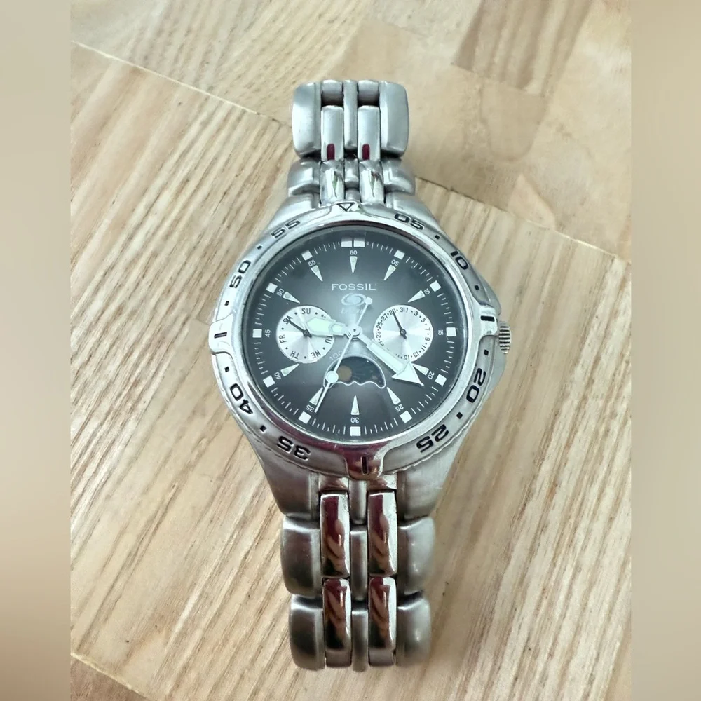 Fossil blue men’s gray and stainless steel moon phase sport watch NEW BATTERY